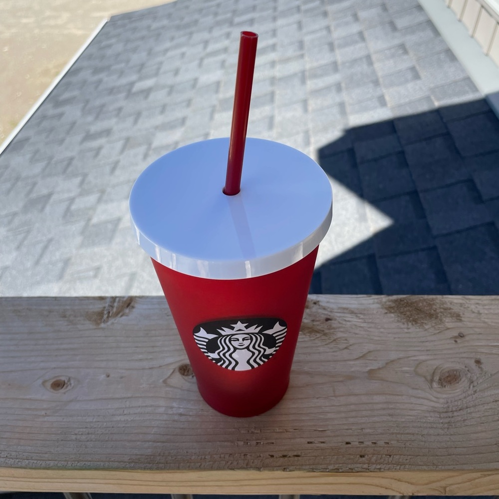 Grande Starbucks Cup